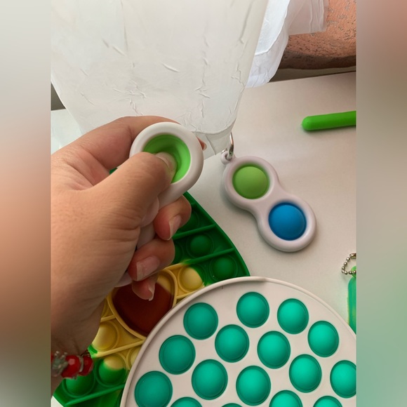 Fidget toy lot - Picture 6 of 9